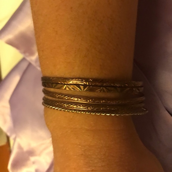 5 bangle bracelets dark rose color - Picture 3 of 4